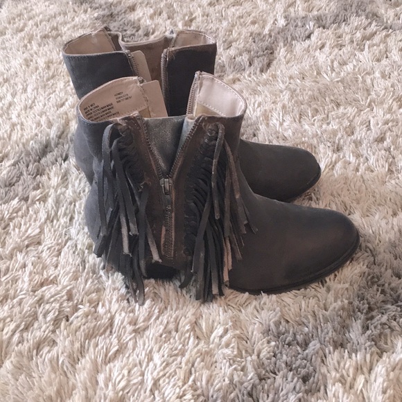 UNIONBAY Shoes - Unionbay fringe side zip ankle booties